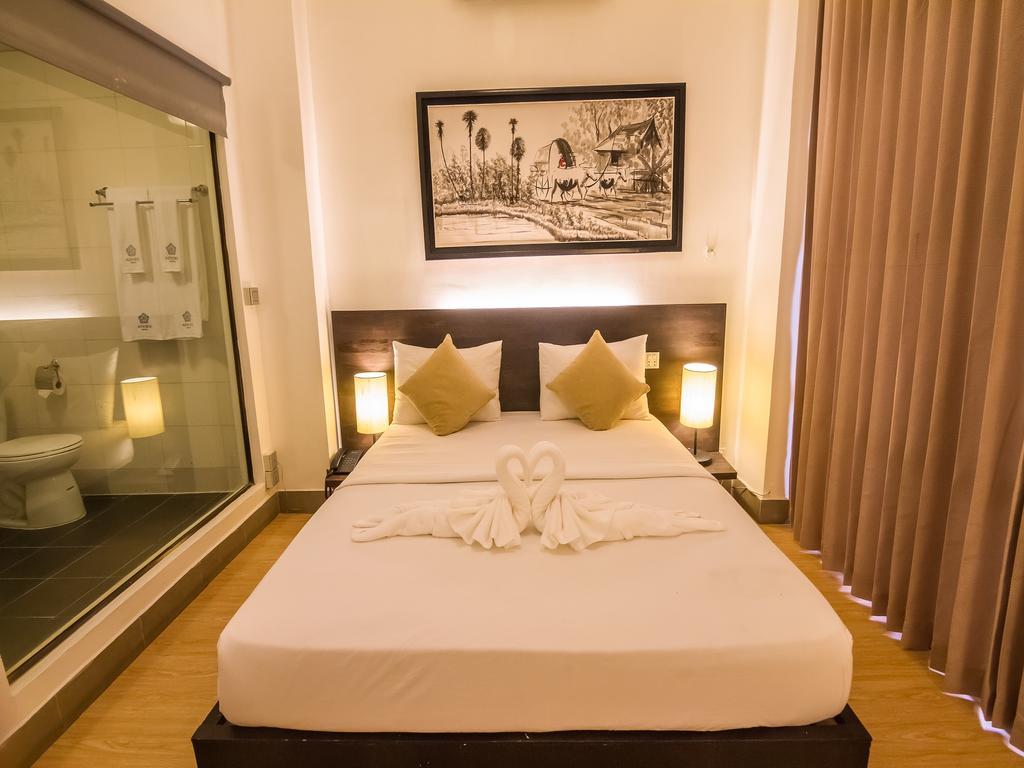Adore Riverside Hotel Phnom Penh Dış mekan fotoğraf