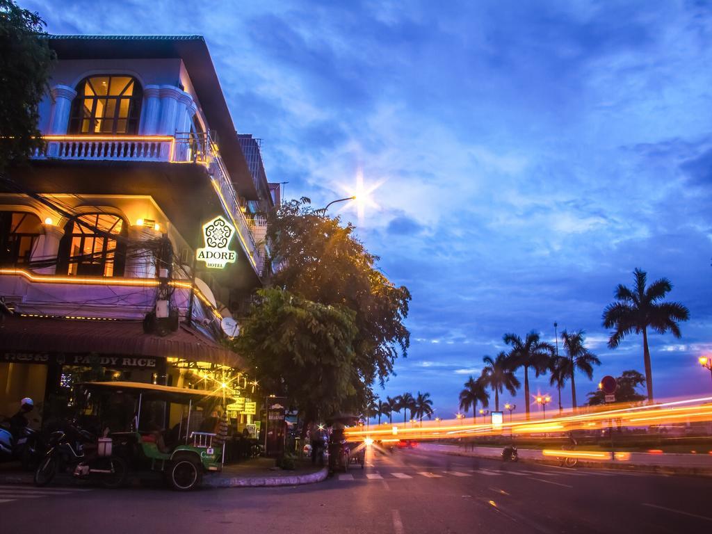 Adore Riverside Hotel Phnom Penh Dış mekan fotoğraf
