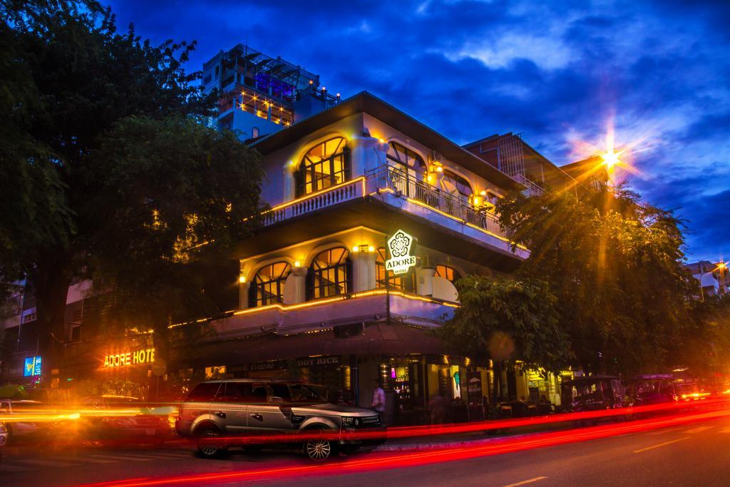 Adore Riverside Hotel Phnom Penh Dış mekan fotoğraf