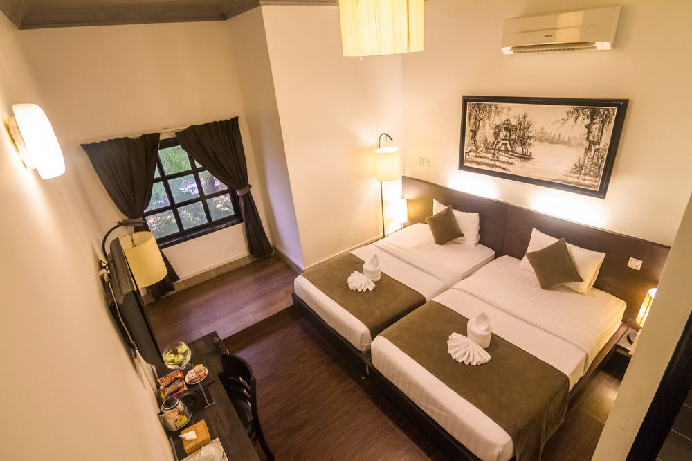 Adore Riverside Hotel Phnom Penh Dış mekan fotoğraf